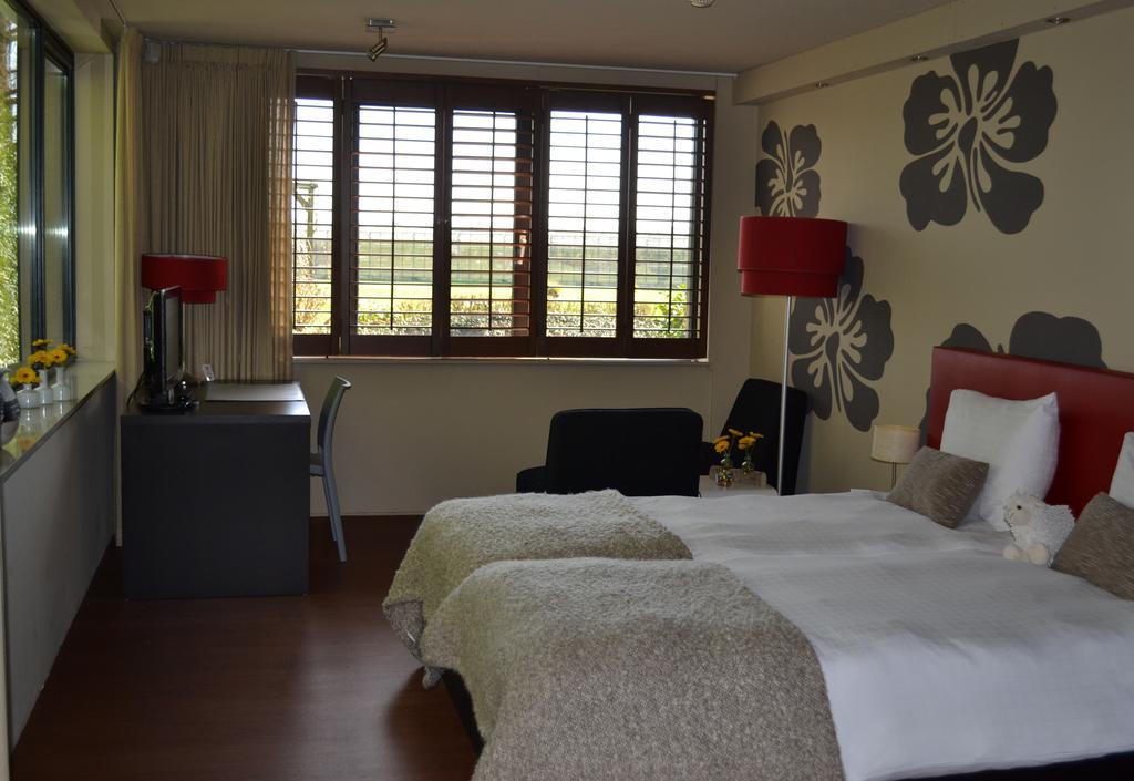 Bed & Breakfast Flowerzzz... Rotterdam Dış mekan fotoğraf