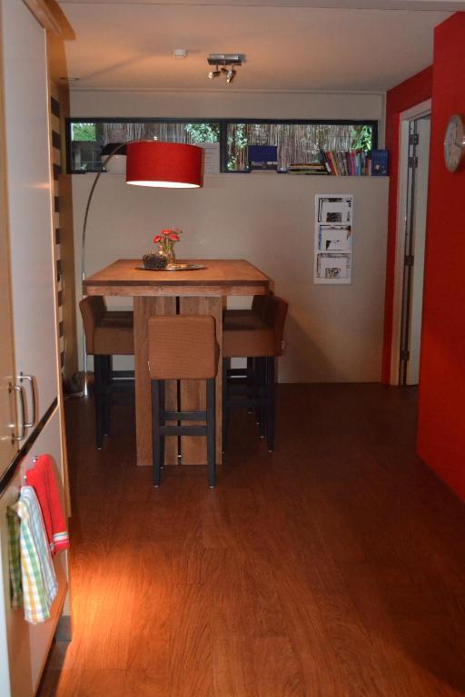 Bed & Breakfast Flowerzzz... Rotterdam Oda fotoğraf